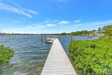 2781 Bayside Drive S St Petersburg FL 33705