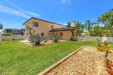 2781 Bayside Drive S St Petersburg FL 33705