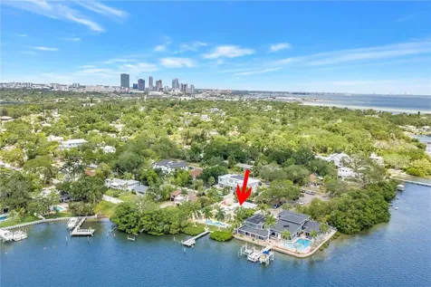 2781 Bayside Drive S St Petersburg FL 33705