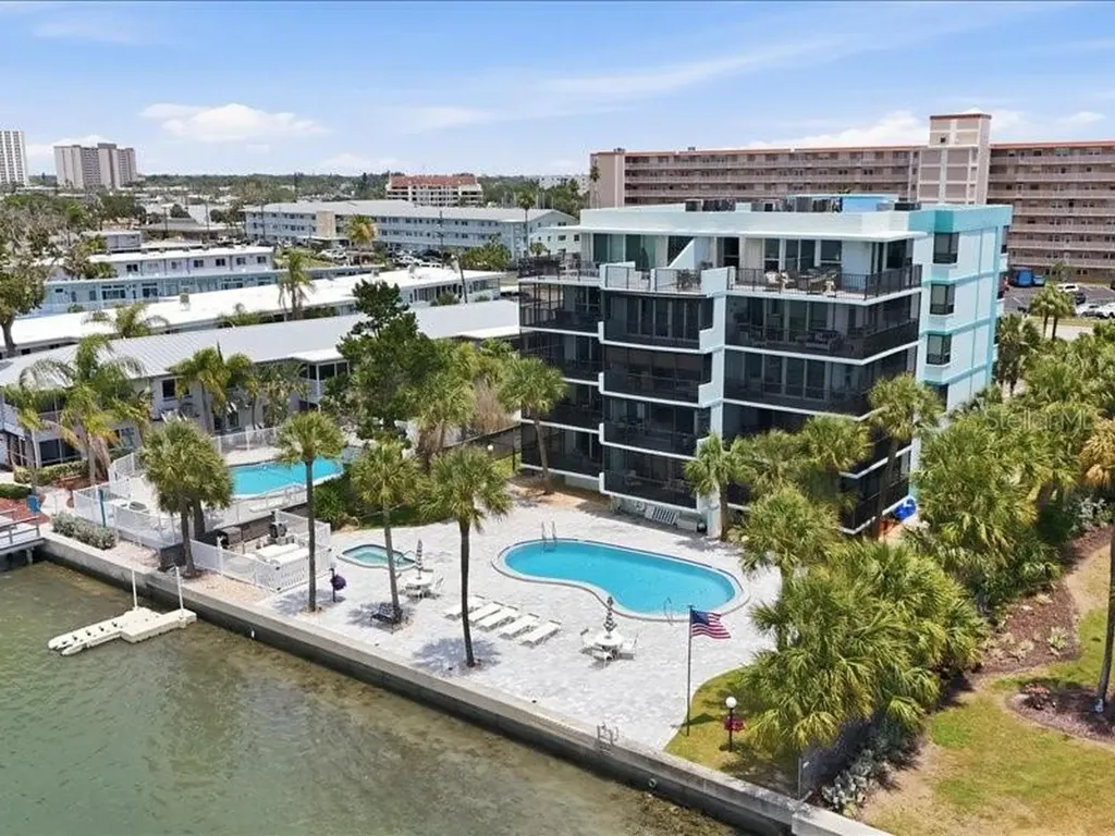 1848 Shore Drive S South Pasadena FL 33707
