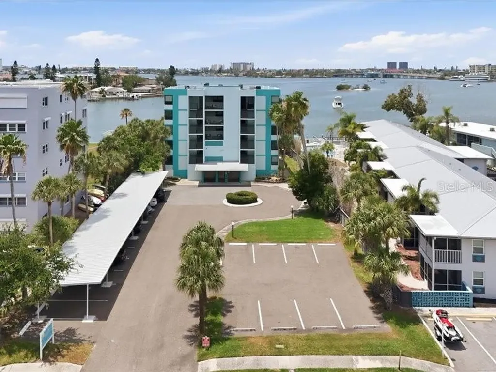 1848 Shore Drive S South Pasadena FL 33707