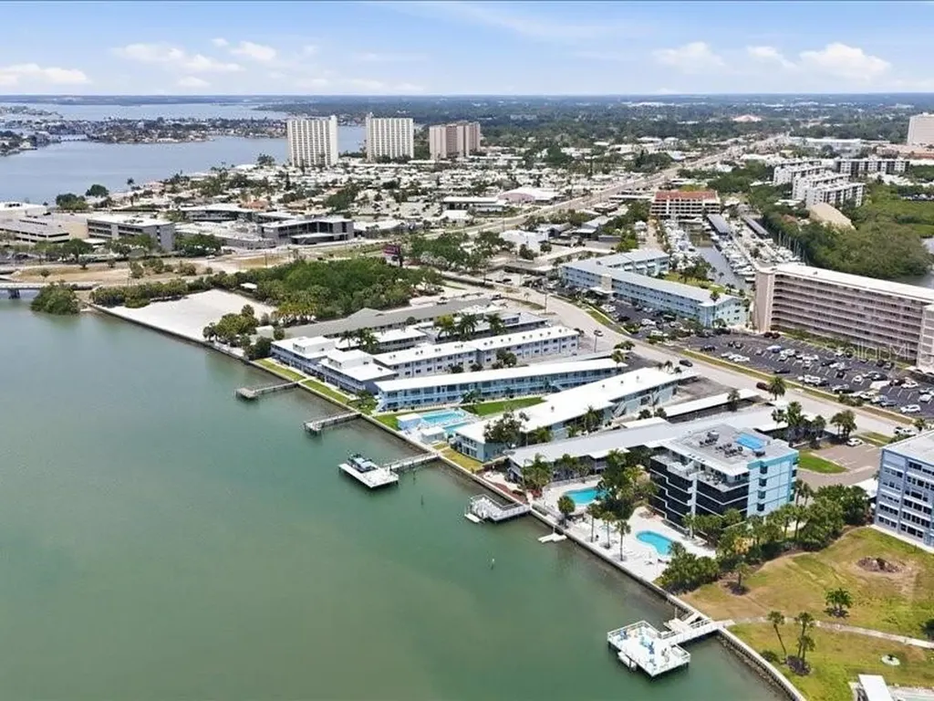 1848 Shore Drive S South Pasadena FL 33707