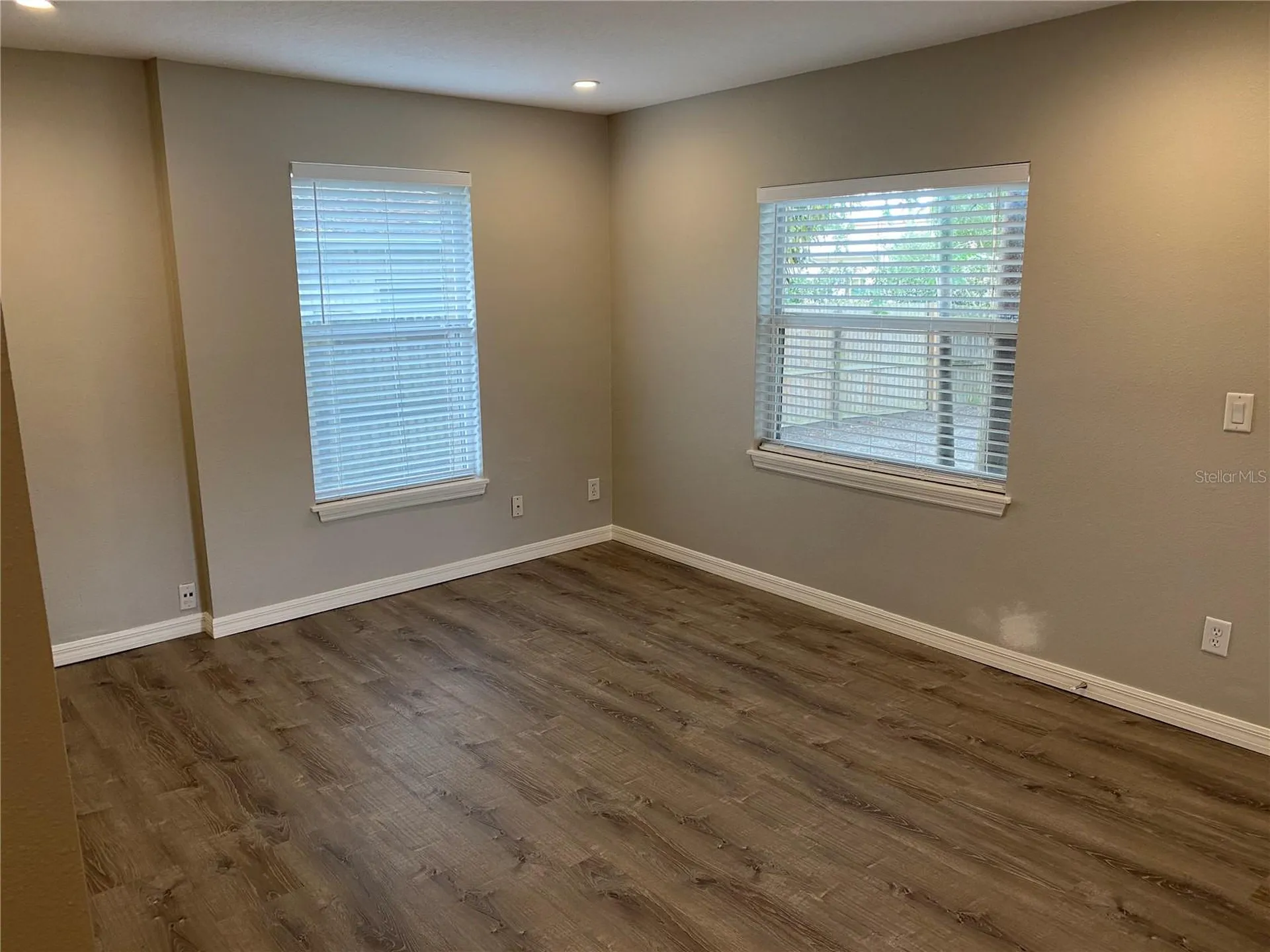 2115 S Fern Creek Avenue Orlando FL 32806