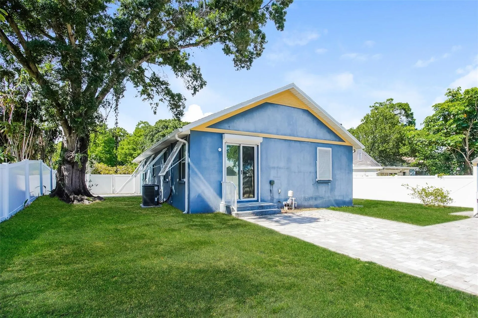1922 20th Avenue N St Petersburg FL 33713