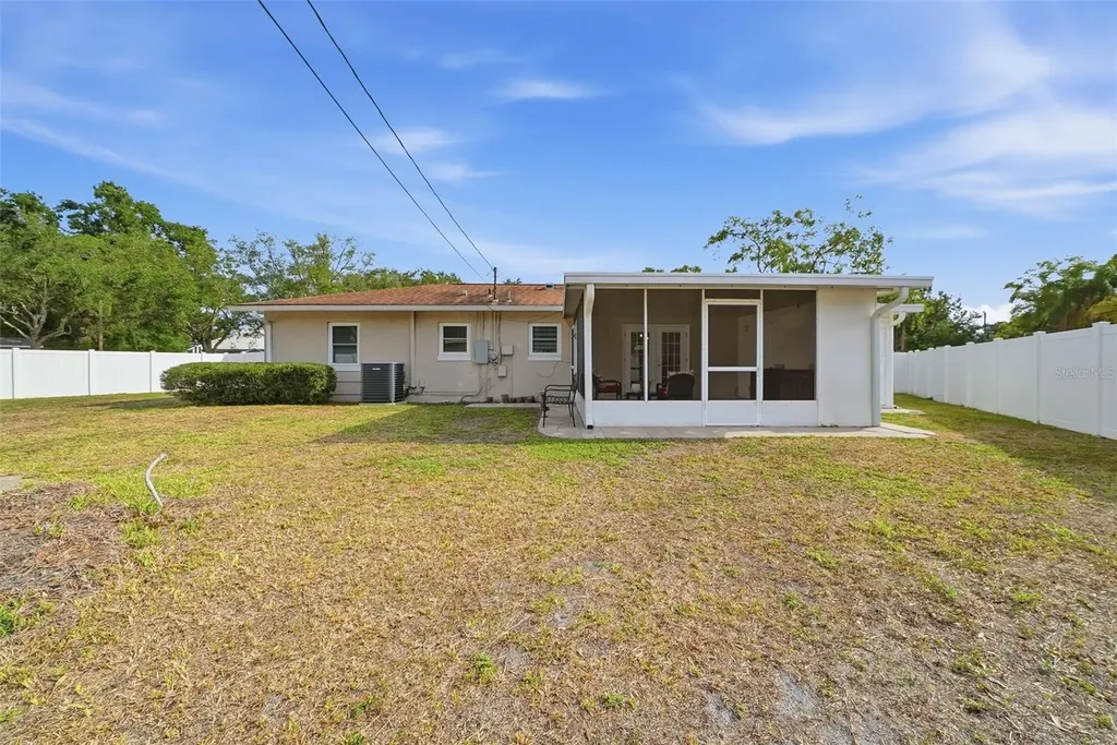 4943 Wishart Boulevard Tampa FL 33603