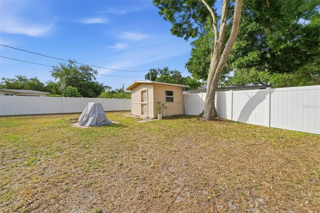 4943 Wishart Boulevard Tampa FL 33603