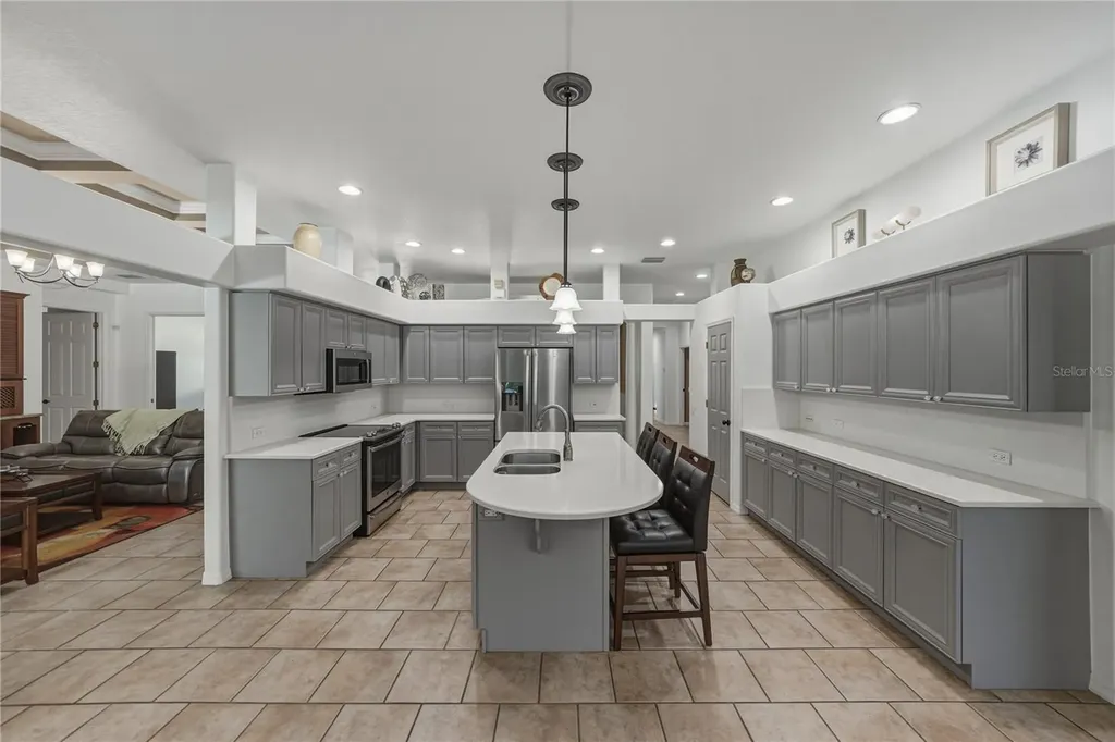 6105 Audubon Manor Boulevard Lithia FL 33547