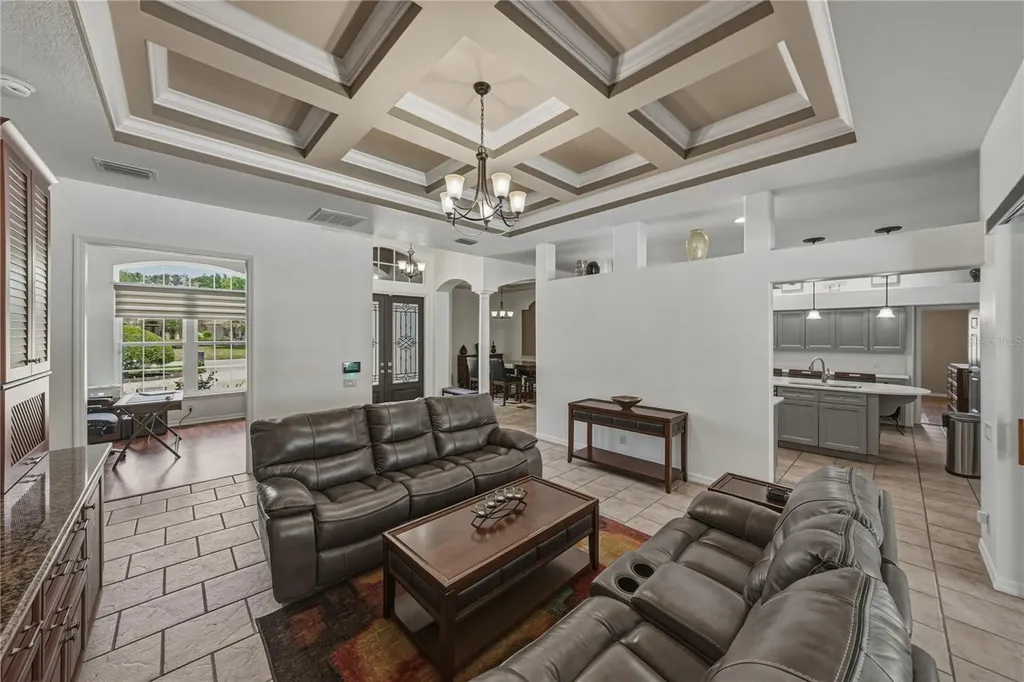 6105 Audubon Manor Boulevard Lithia FL 33547