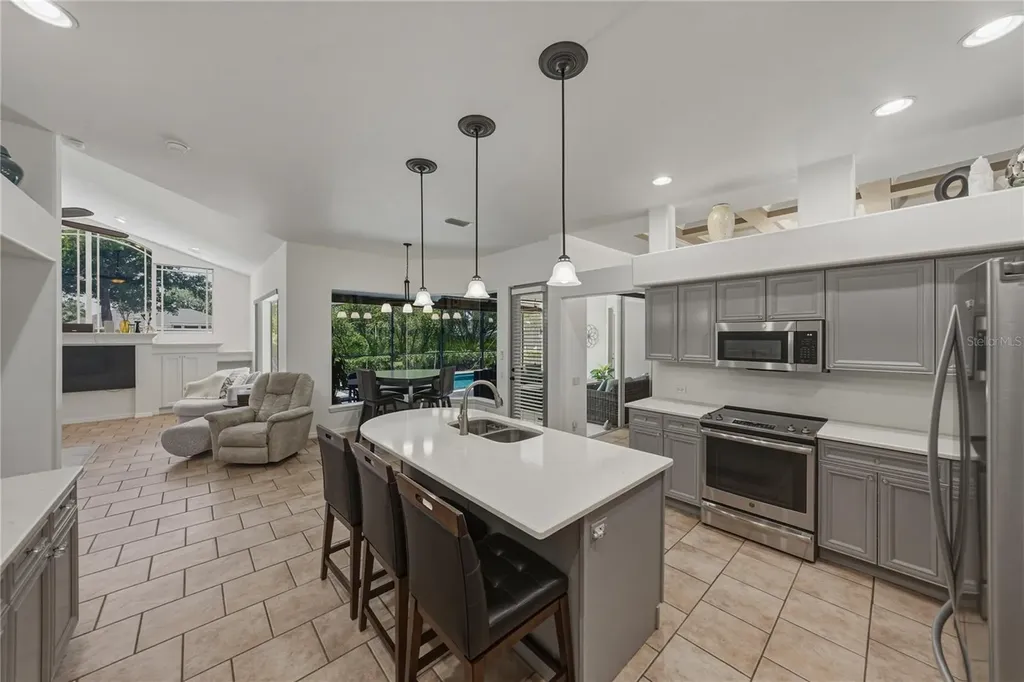 6105 Audubon Manor Boulevard Lithia FL 33547