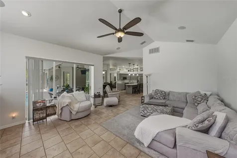 6105 Audubon Manor Boulevard Lithia FL 33547