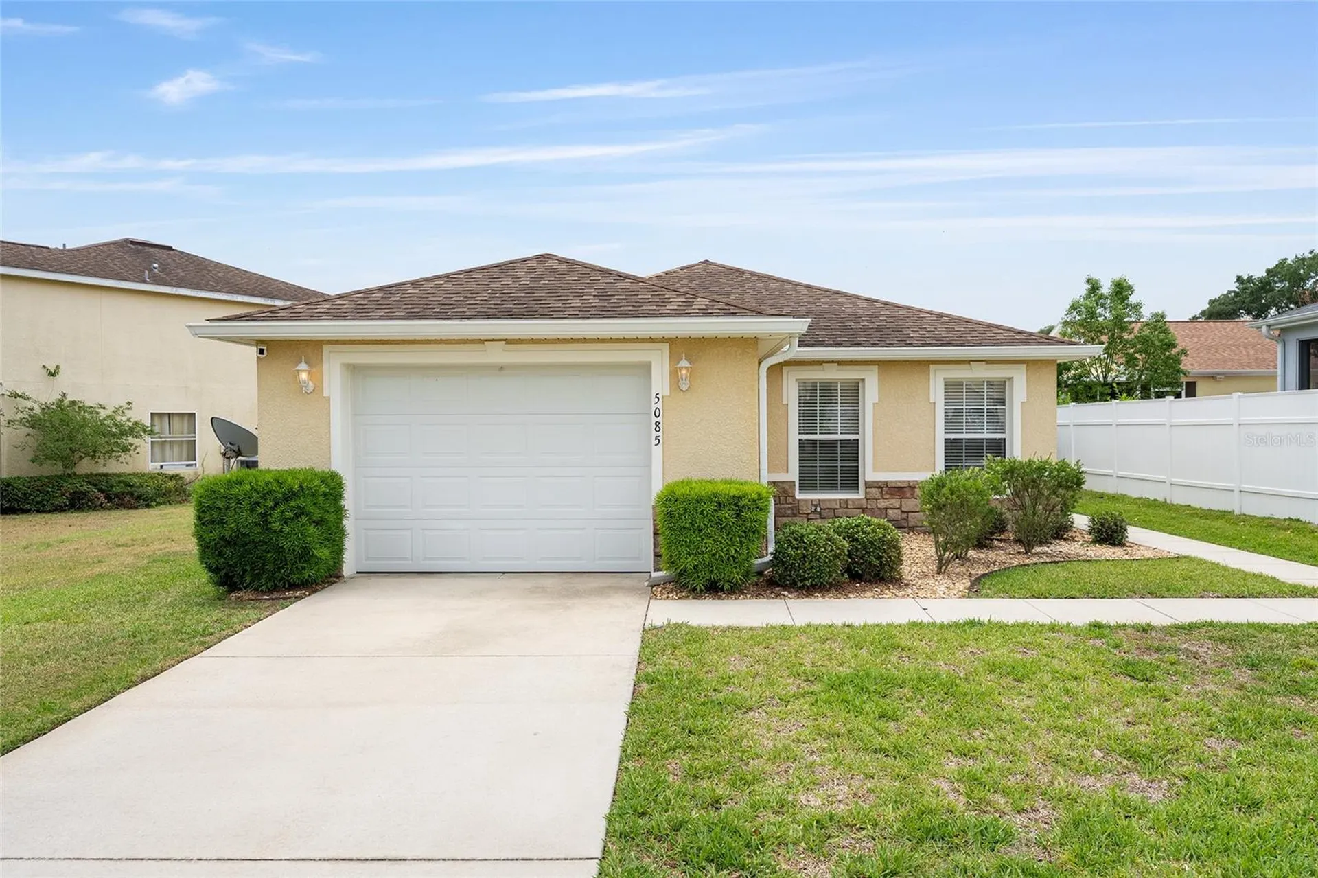 5085 NE 122nd Boulevard Oxford FL 34484