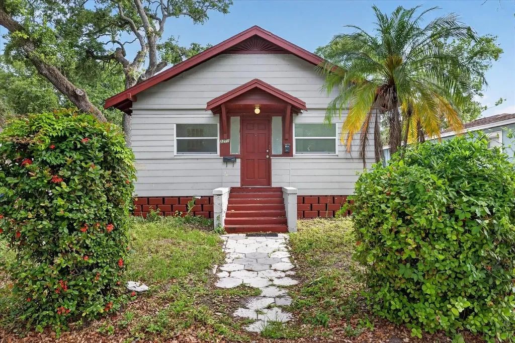 2211 22nd Avenue S St Petersburg FL 33712