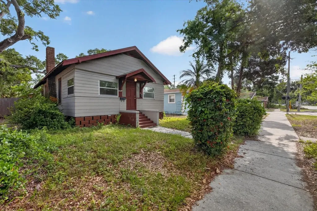 2211 22nd Avenue S St Petersburg FL 33712