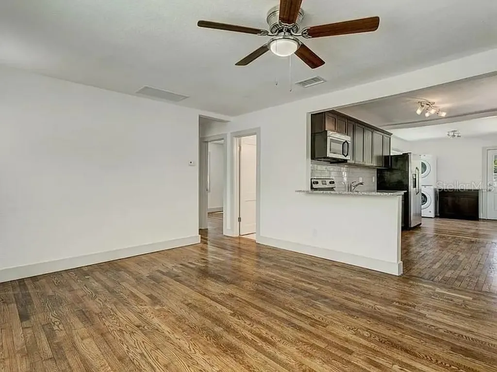 1411 34th Avenue N St Petersburg FL 33704