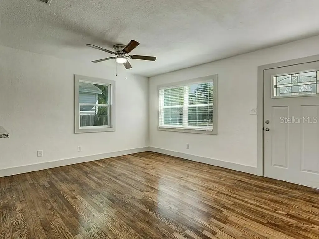 1411 34th Avenue N St Petersburg FL 33704