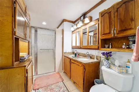 5300 NE 2nd Lane Ocala FL 34470