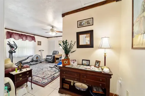 5300 NE 2nd Lane Ocala FL 34470
