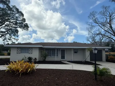 5004 Medalist Road Sarasota FL 34243