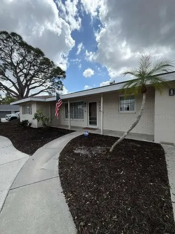 5004 Medalist Road Sarasota FL 34243