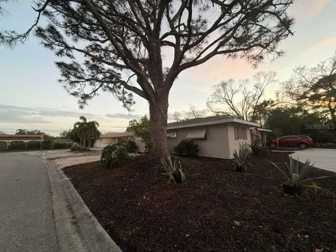 5004 Medalist Road Sarasota FL 34243