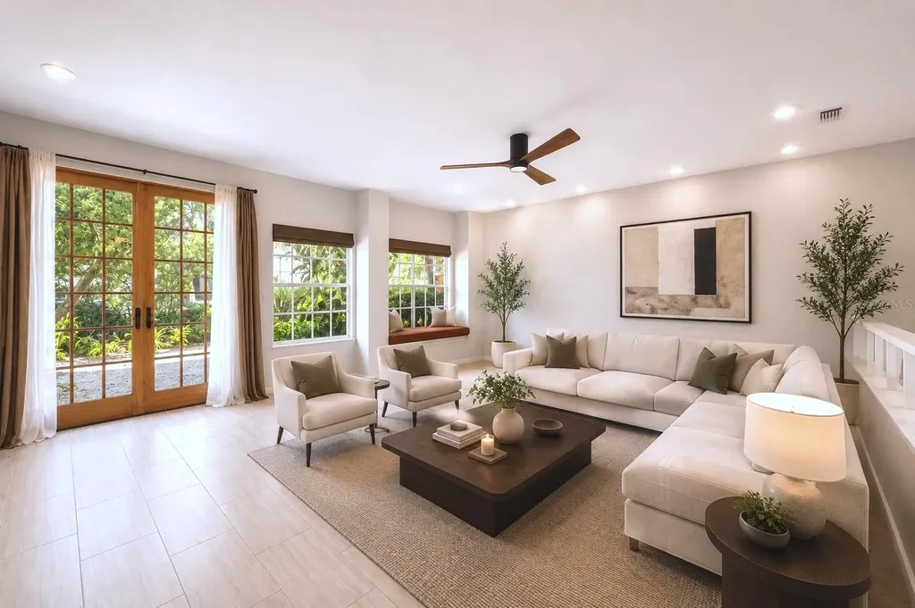 641 Maple Oak. Circle Altamonte Springs FL 32701