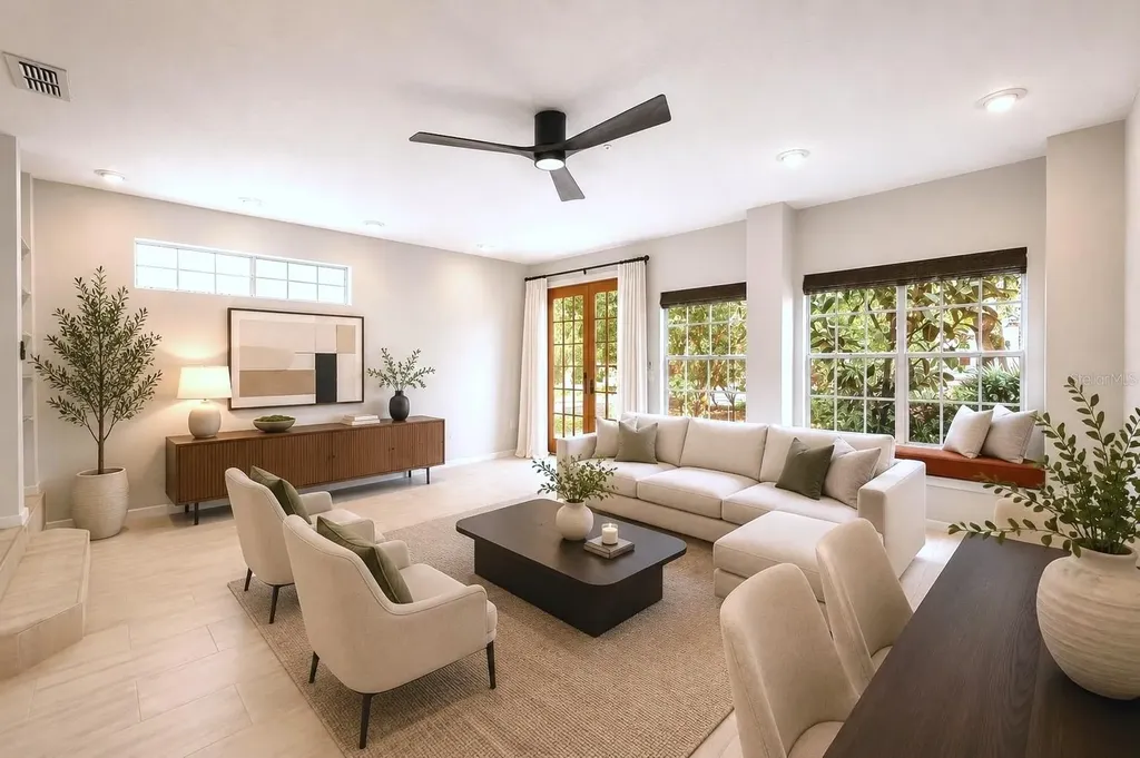 641 Maple Oak. Circle Altamonte Springs FL 32701