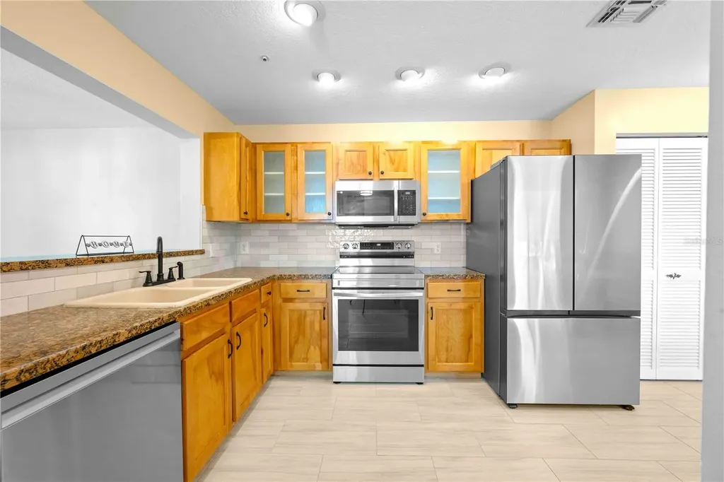 641 Maple Oak. Circle Altamonte Springs FL 32701