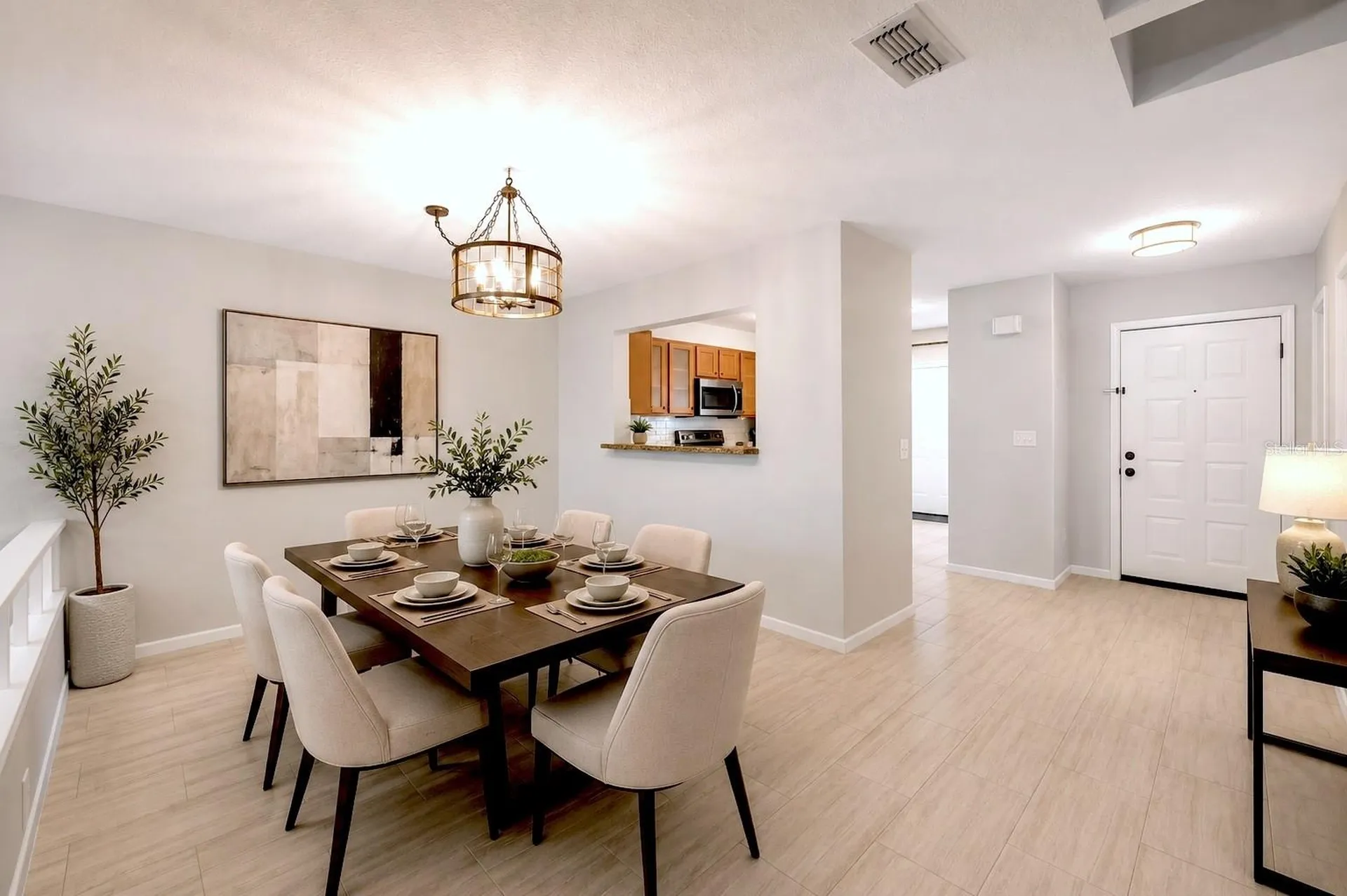 641 Maple Oak. Circle Altamonte Springs FL 32701