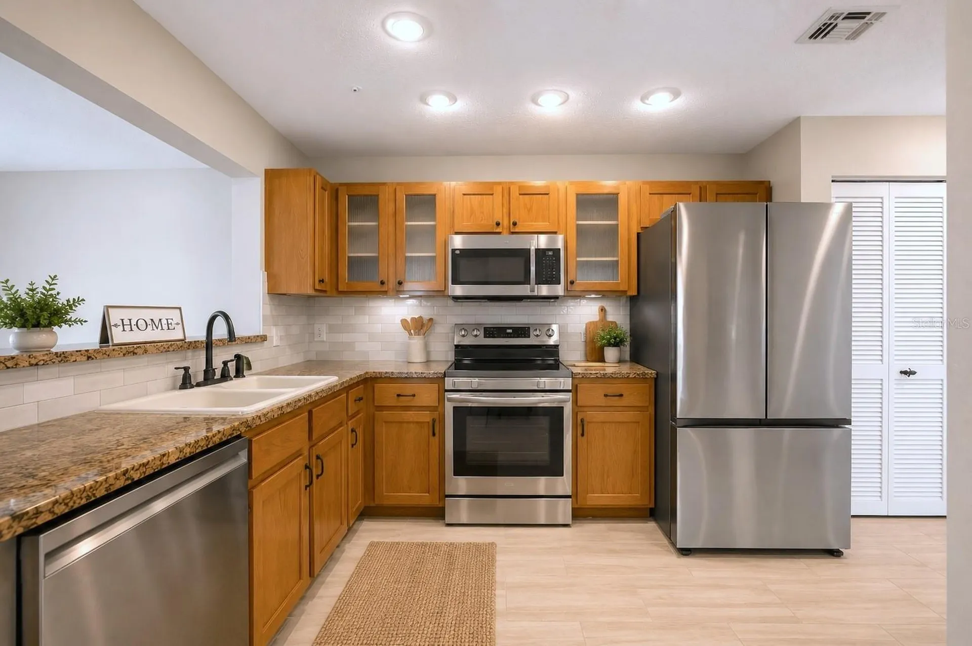 641 Maple Oak. Circle Altamonte Springs FL 32701