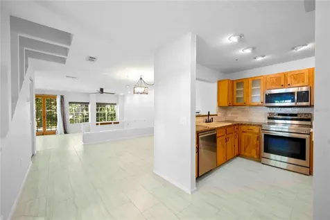 641 Maple Oak. Circle Altamonte Springs FL 32701