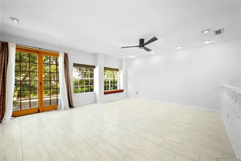 641 Maple Oak. Circle Altamonte Springs FL 32701