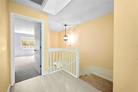 641 Maple Oak. Circle Altamonte Springs FL 32701