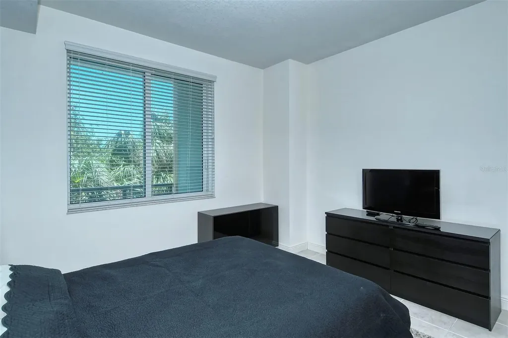 800 N Tamiami Trail Sarasota FL 34236