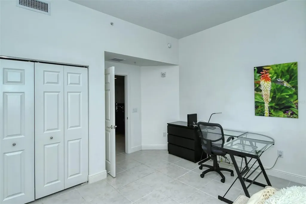 800 N Tamiami Trail Sarasota FL 34236