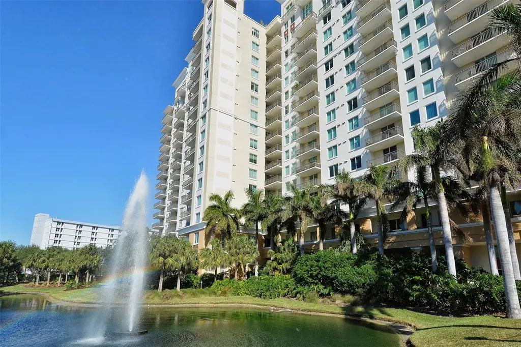800 N Tamiami Trail Sarasota FL 34236