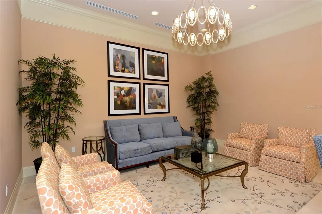 800 N Tamiami Trail Sarasota FL 34236