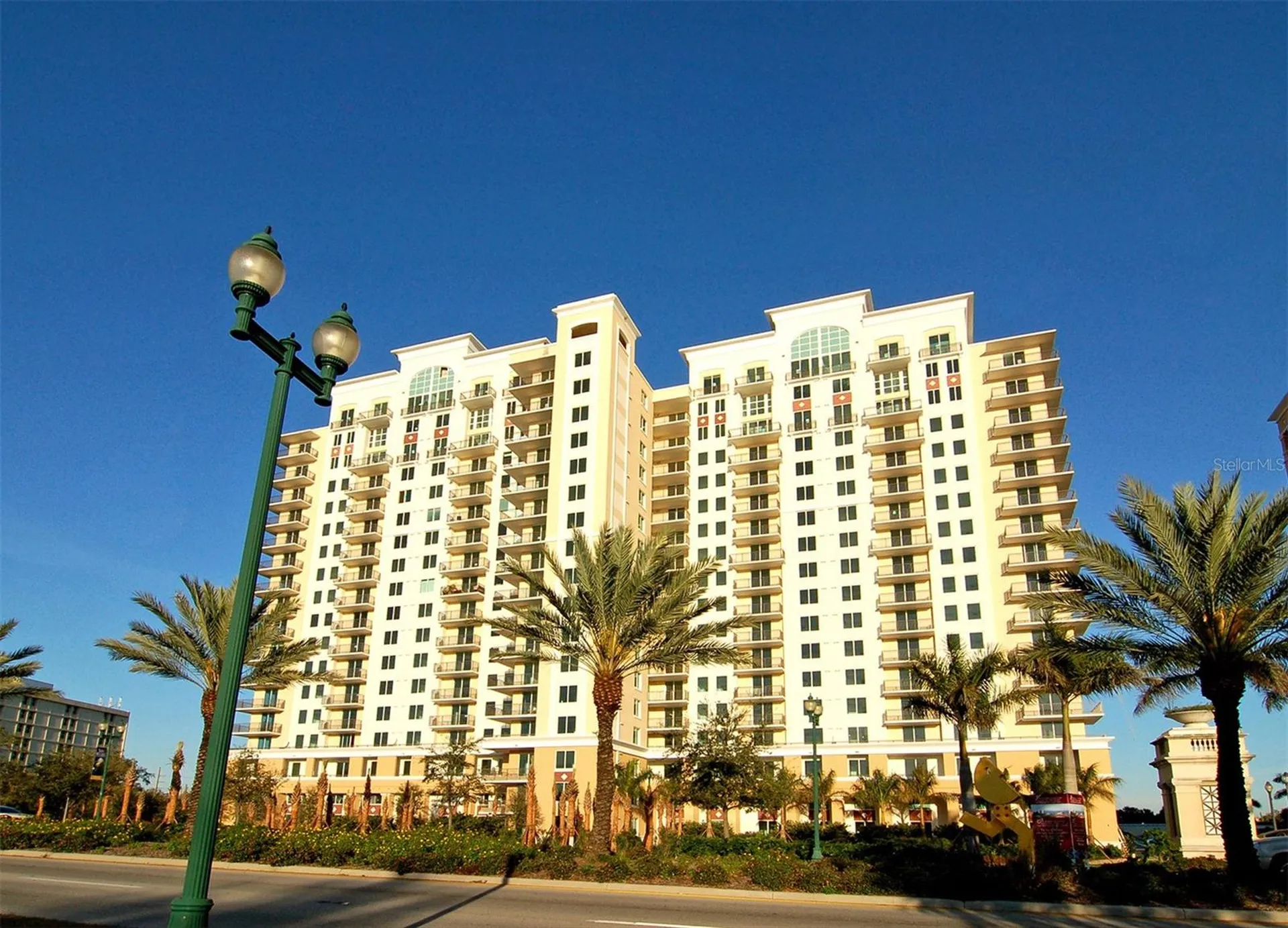 800 N Tamiami Trail Sarasota FL 34236