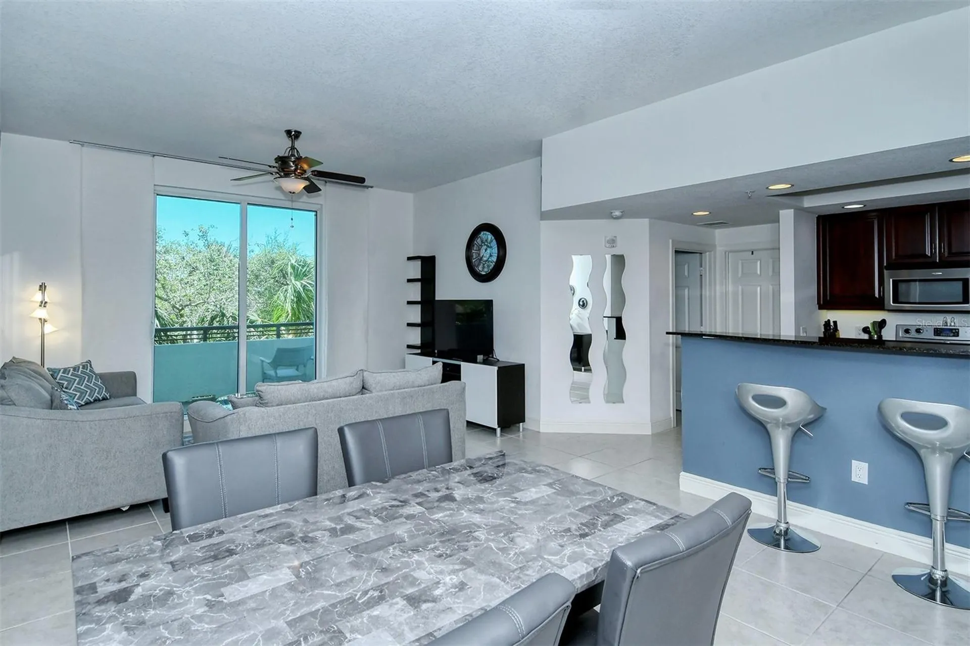 800 N Tamiami Trail Sarasota FL 34236