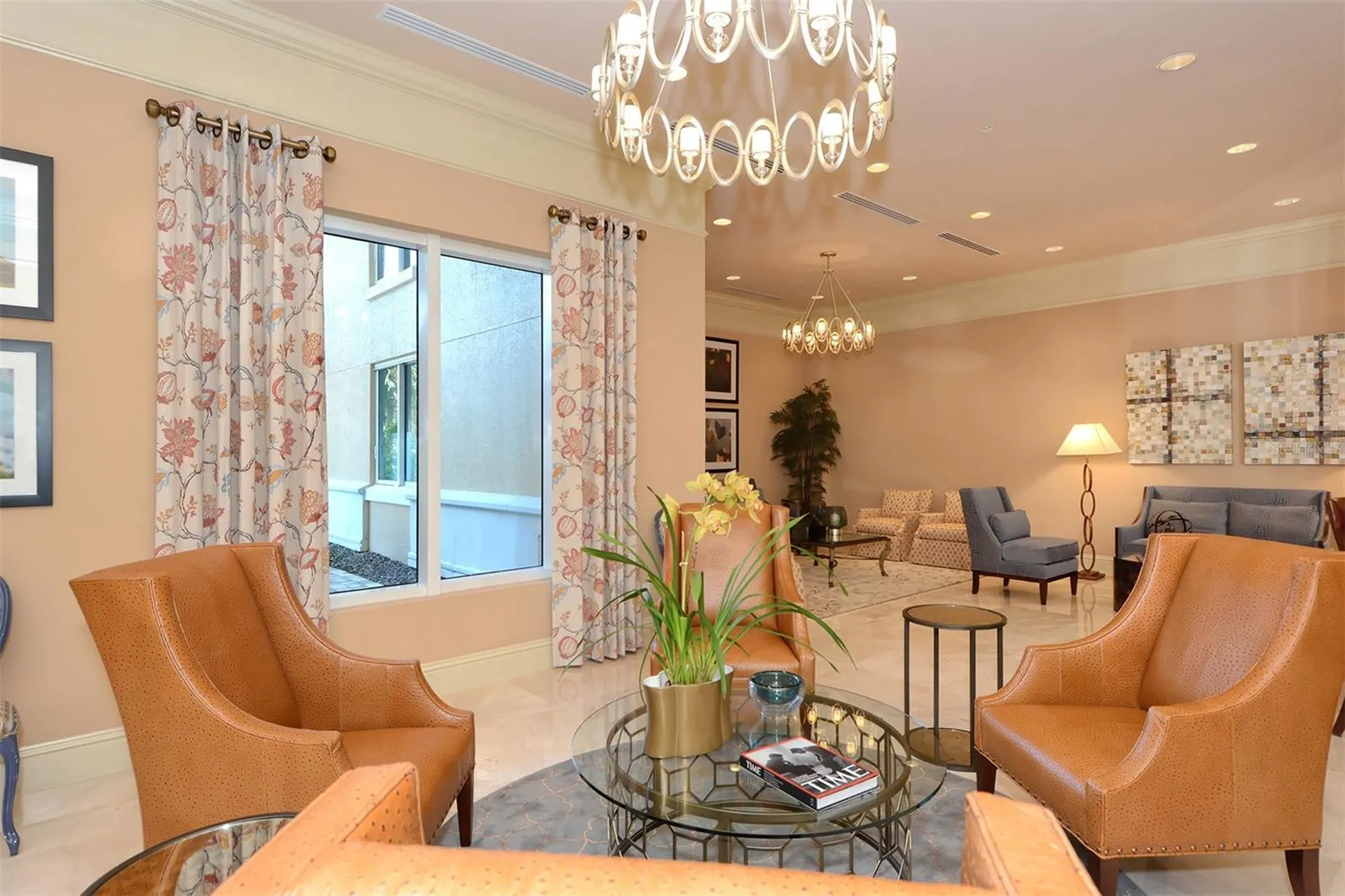 800 N Tamiami Trail Sarasota FL 34236
