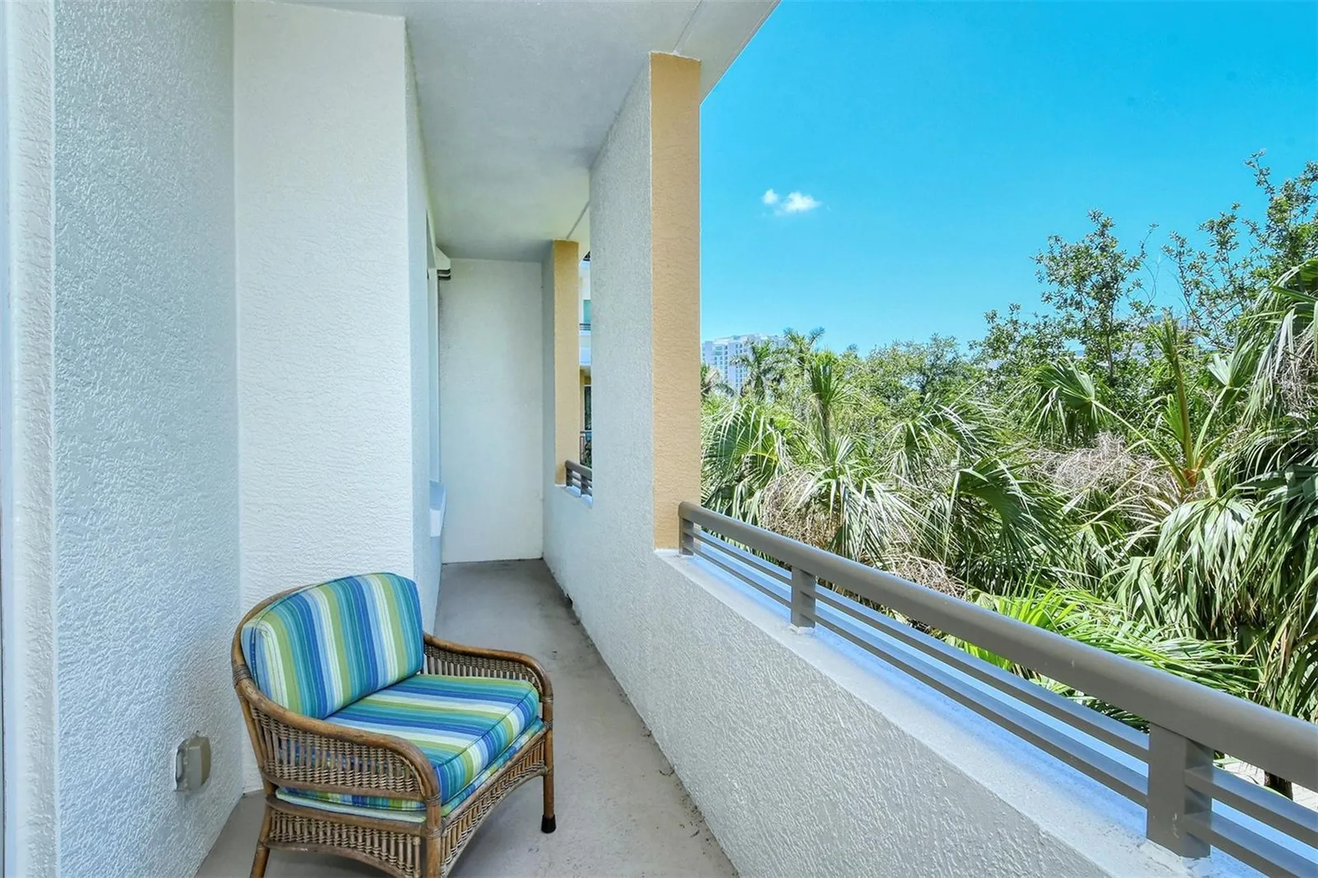 800 N Tamiami Trail Sarasota FL 34236