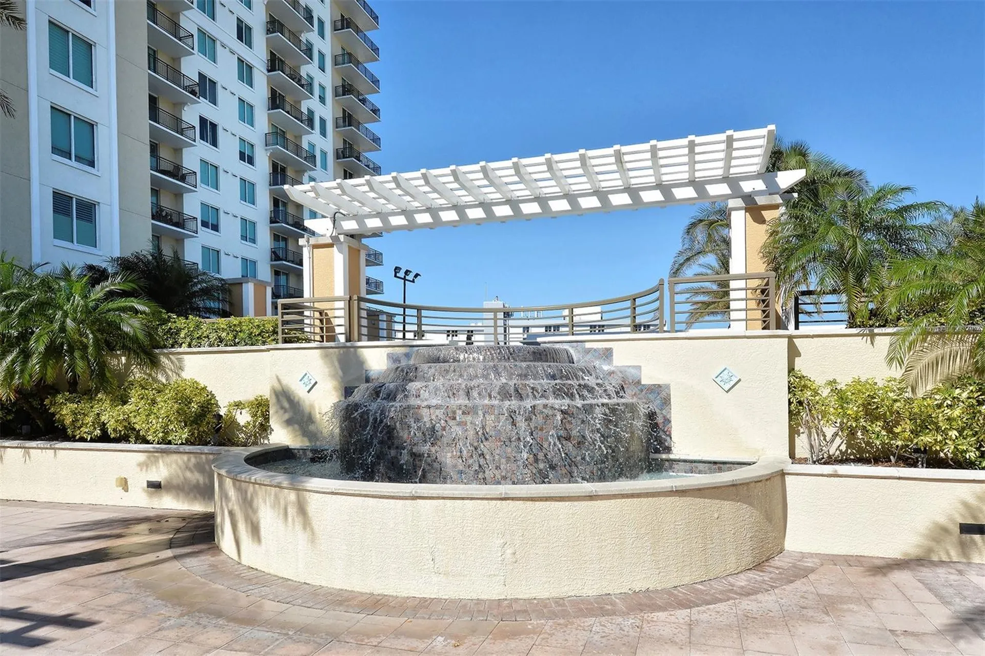 800 N Tamiami Trail Sarasota FL 34236