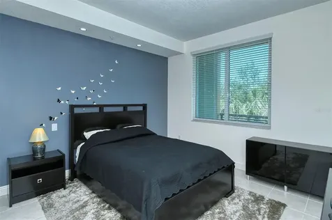 800 N Tamiami Trail Sarasota FL 34236