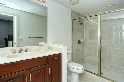 800 N Tamiami Trail Sarasota FL 34236