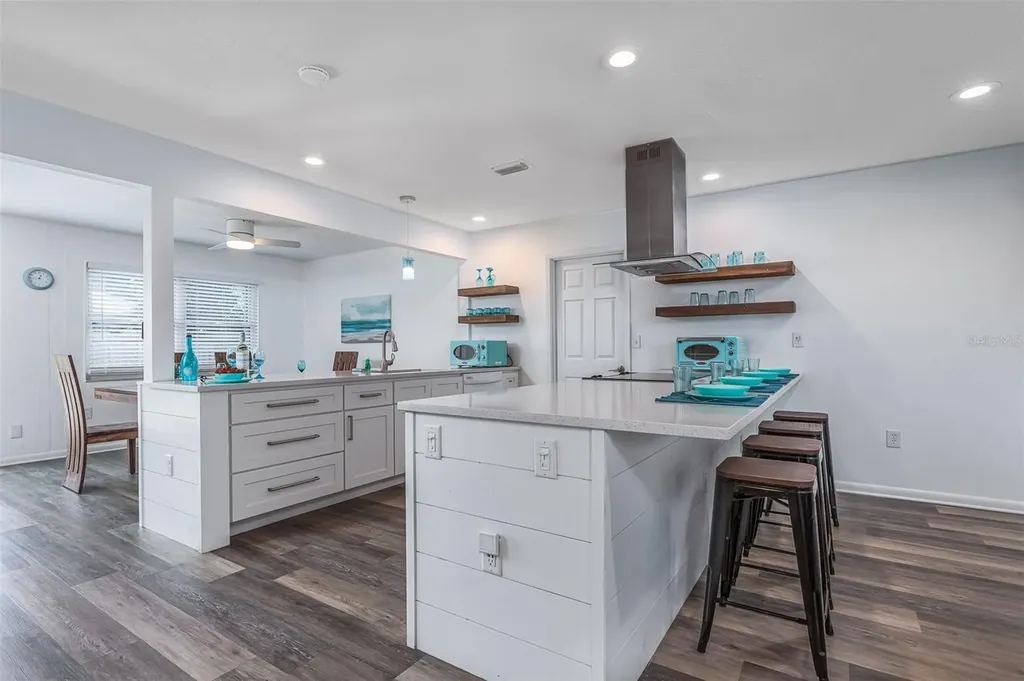 2572 Jefferson Circle Sarasota FL 34239