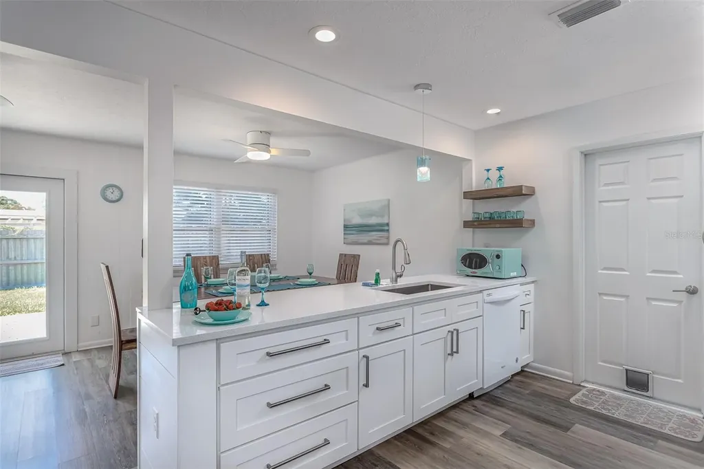2572 Jefferson Circle Sarasota FL 34239