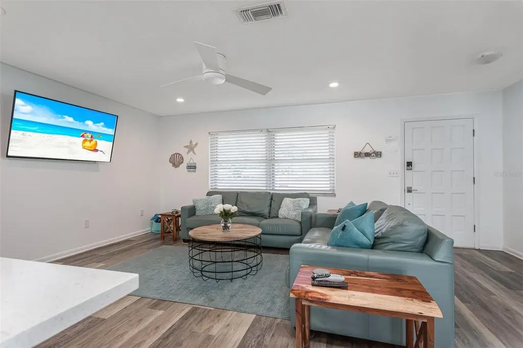 2572 Jefferson Circle Sarasota FL 34239