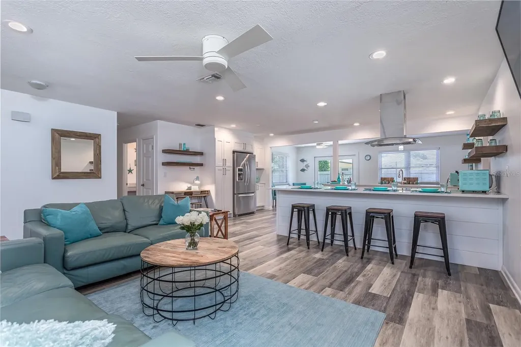 2572 Jefferson Circle Sarasota FL 34239