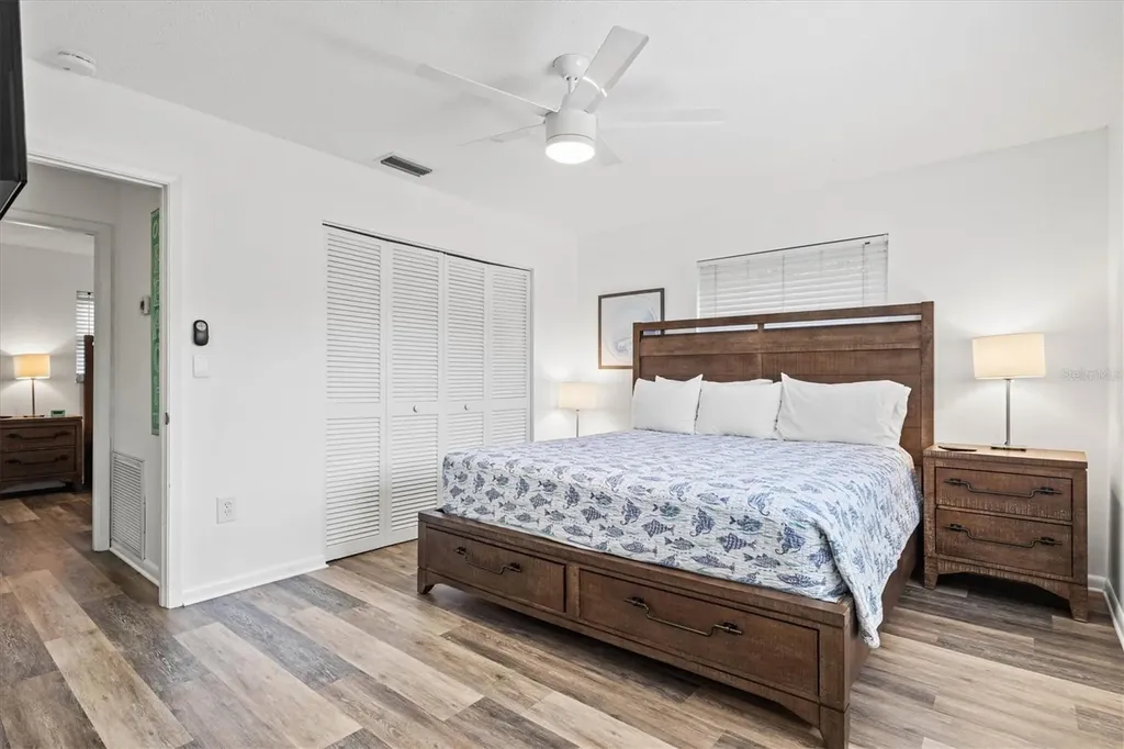 2572 Jefferson Circle Sarasota FL 34239