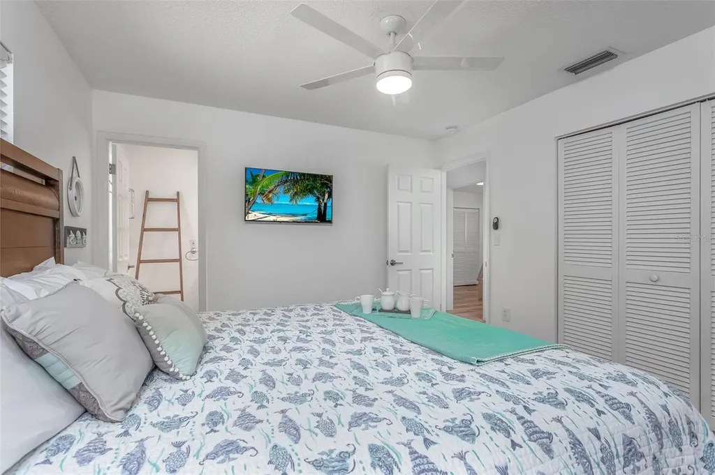 2572 Jefferson Circle Sarasota FL 34239