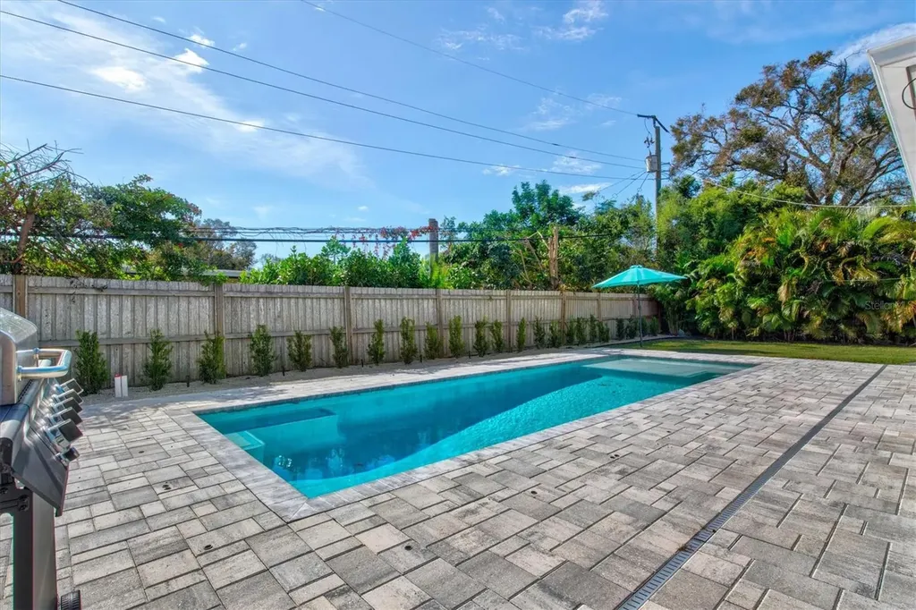 2572 Jefferson Circle Sarasota FL 34239